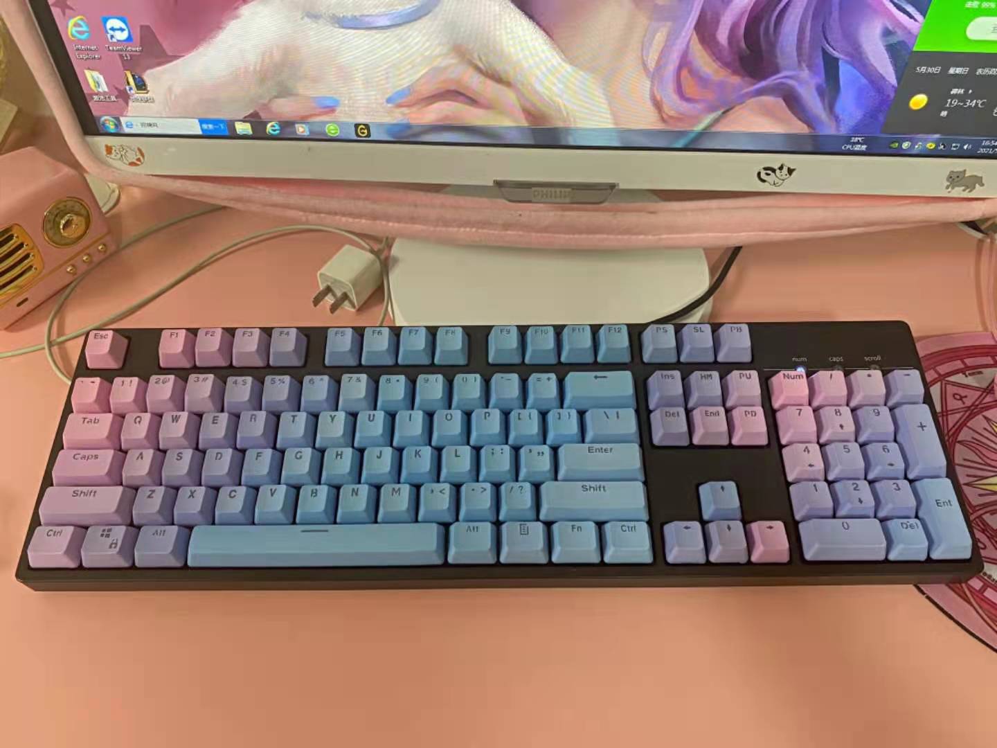 104 Keys Rainbow Gradient OEM  - Gaming Keyboard No Rgb review and price